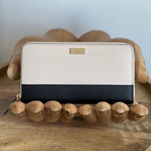 Kate Spade Laurel Way Neda Wallet in Cream and Black EUC